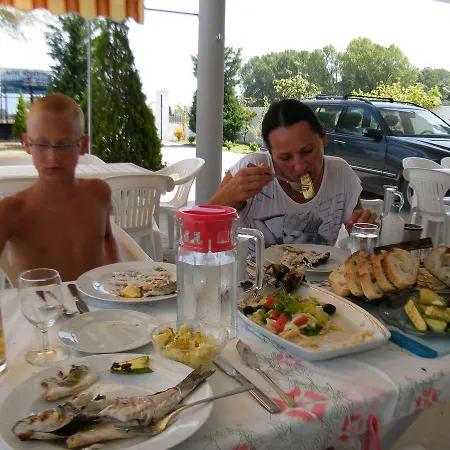 Aquarius Lägenhetshotell Velipojë