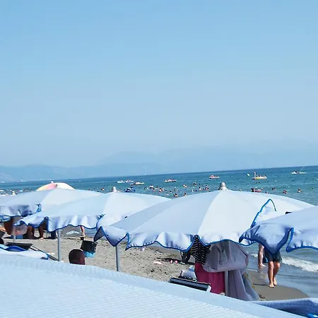Aquarius Aparthotel 3*